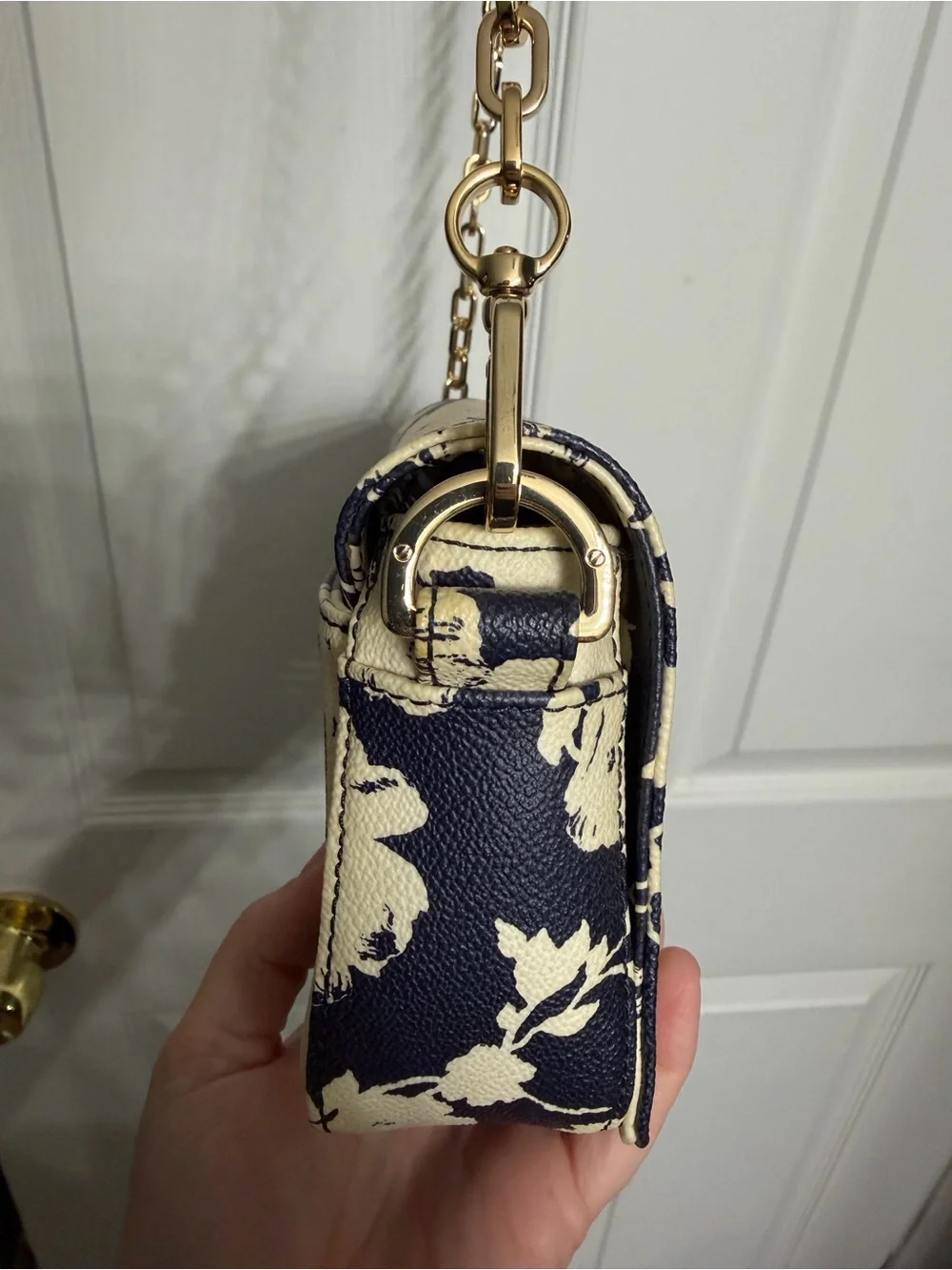 Tory Burch Navy Floral Chain Shoulder Bag - Picture 3 of 16